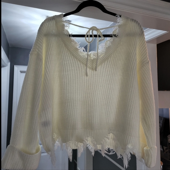 White Knit Sweater. Size L. SHEIN. - Picture 4 of 7